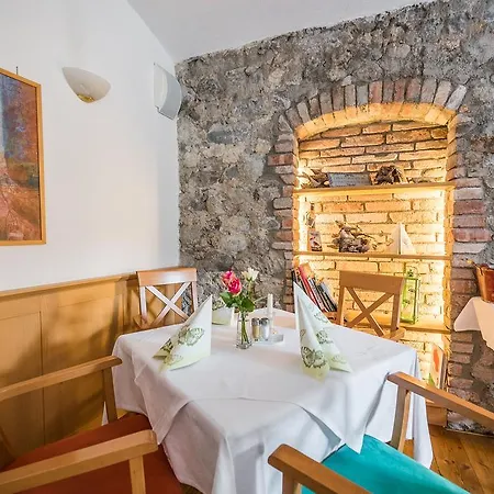 فندق Alte Post Feistritz an der Gail